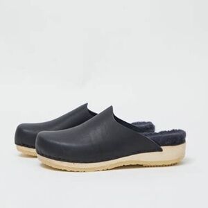 No6 Contour Clog Navy With Shearling, Size 39